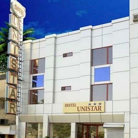 Hotel Unistar Yeni Delhi Dış mekan fotoğraf