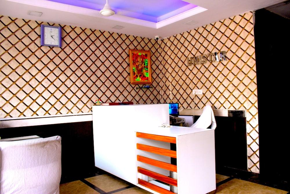 Hotel Unistar Yeni Delhi Dış mekan fotoğraf