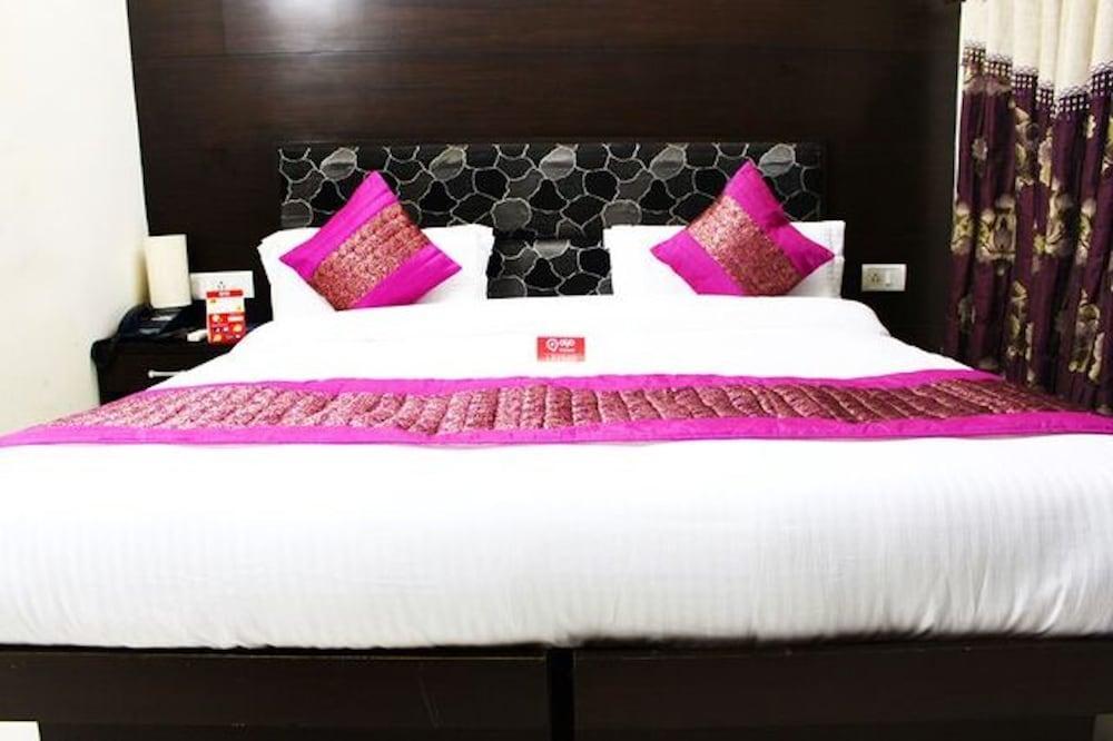 Hotel Unistar Yeni Delhi Dış mekan fotoğraf