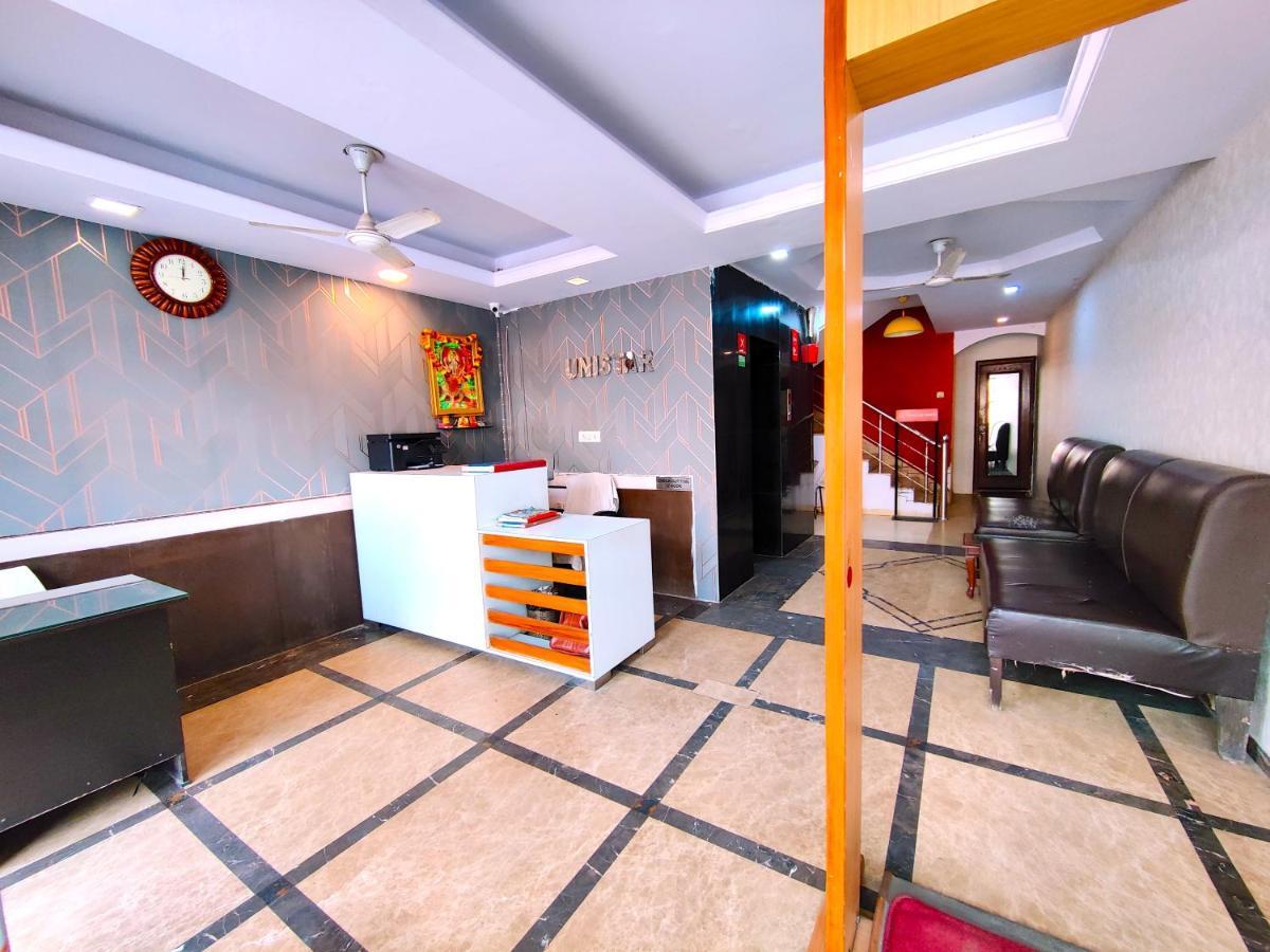 Hotel Unistar Yeni Delhi Dış mekan fotoğraf