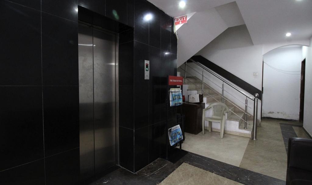 Hotel Unistar Yeni Delhi Dış mekan fotoğraf