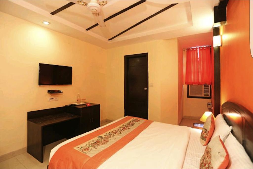 Hotel Unistar Yeni Delhi Dış mekan fotoğraf