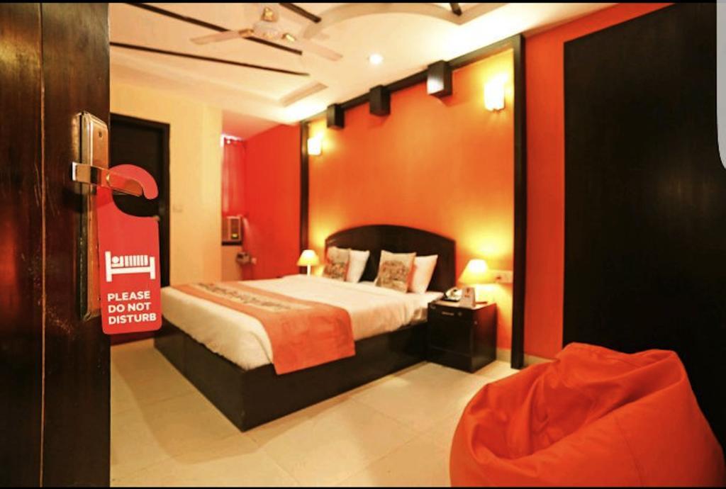 Hotel Unistar Yeni Delhi Dış mekan fotoğraf