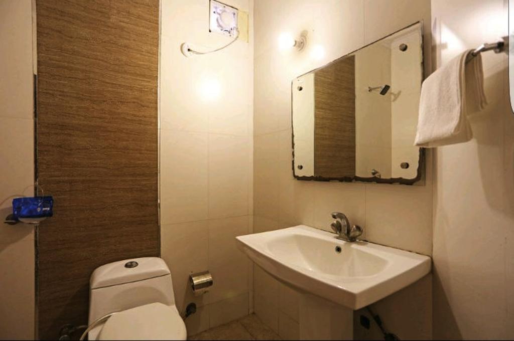 Hotel Unistar Yeni Delhi Dış mekan fotoğraf