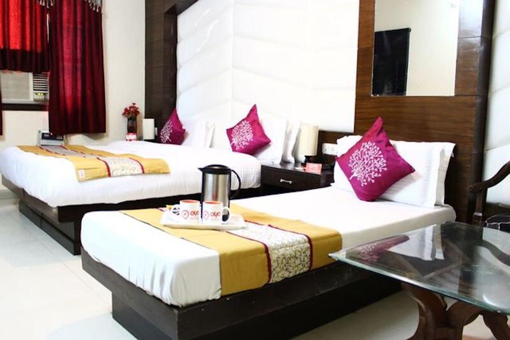 Hotel Unistar Yeni Delhi Dış mekan fotoğraf
