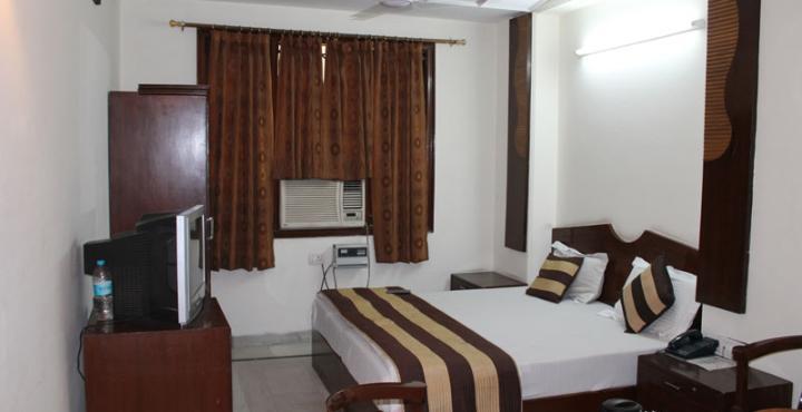 Hotel Unistar Yeni Delhi Dış mekan fotoğraf