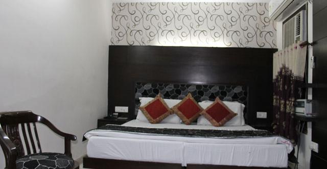 Hotel Unistar Yeni Delhi Dış mekan fotoğraf