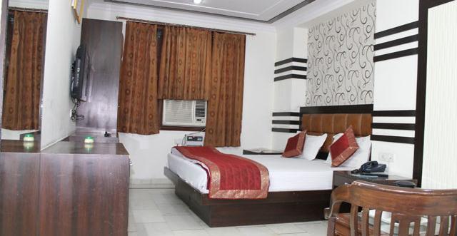Hotel Unistar Yeni Delhi Dış mekan fotoğraf
