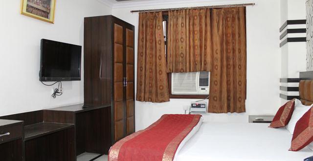 Hotel Unistar Yeni Delhi Dış mekan fotoğraf