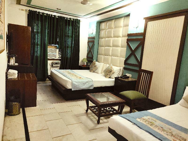 Hotel Unistar Yeni Delhi Dış mekan fotoğraf