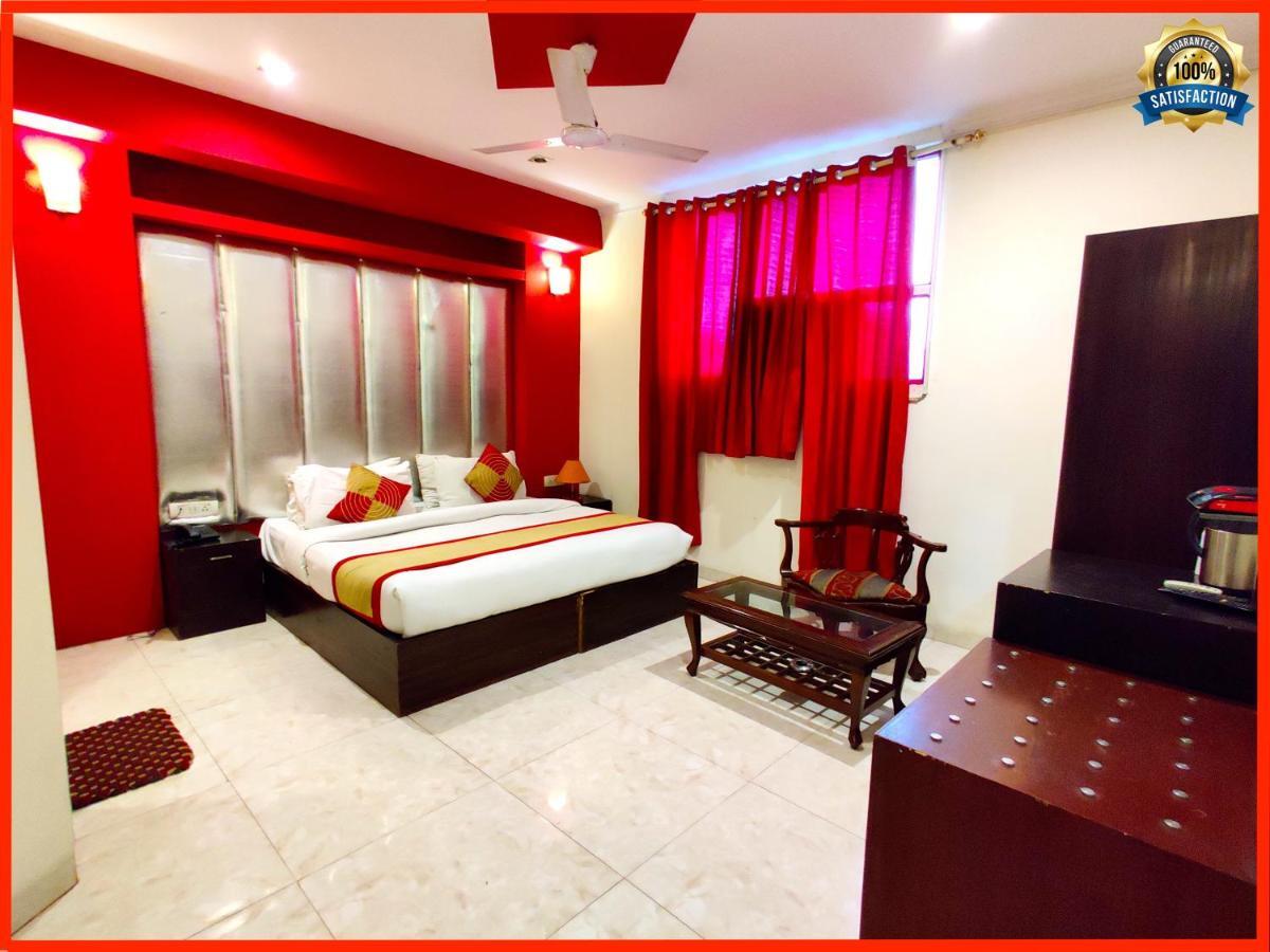 Hotel Unistar Yeni Delhi Dış mekan fotoğraf