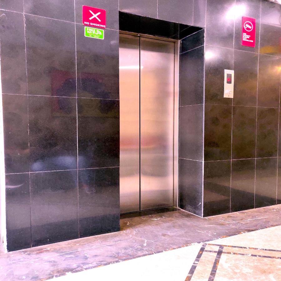 Hotel Unistar Yeni Delhi Dış mekan fotoğraf