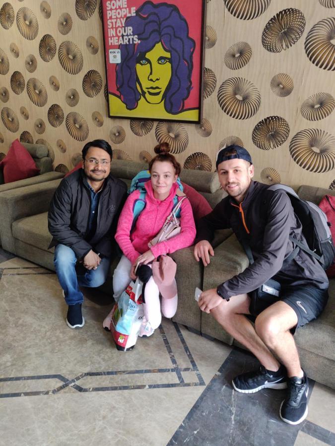 Hotel Unistar Yeni Delhi Dış mekan fotoğraf